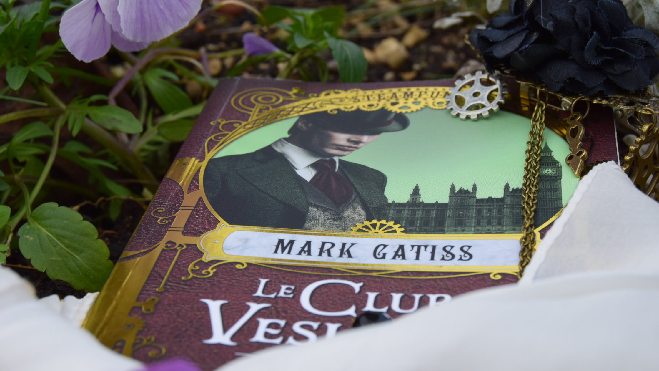 Lucifer Box, tome 1 : Le Club Vesuvius, Mark Gatiss