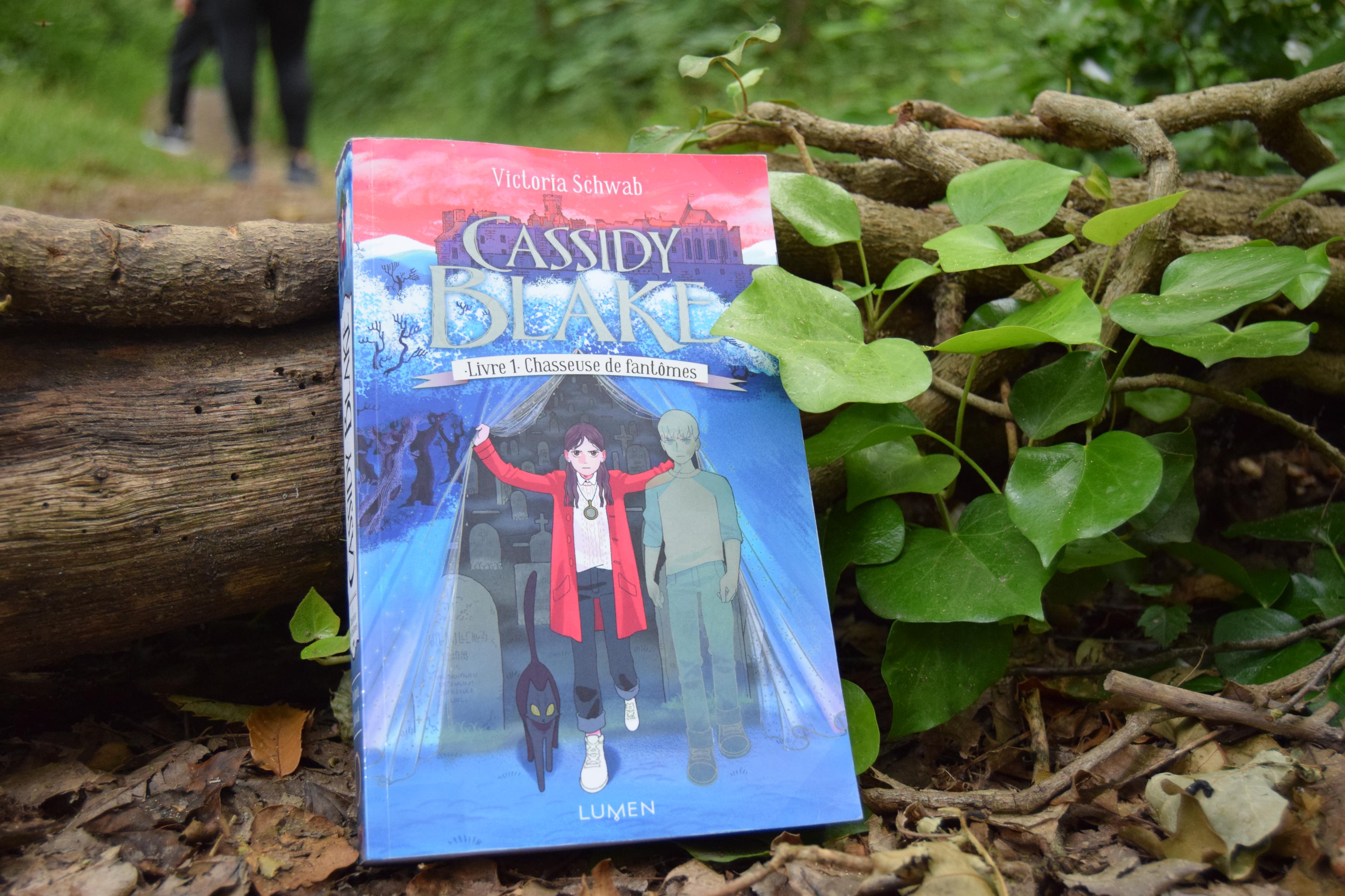 Cassidy Blake, Tome 1 : Chasseuse de fantômes, V.E. Schwab